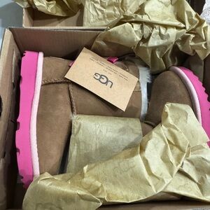 Nwt Ugg Bailey Bow Boots